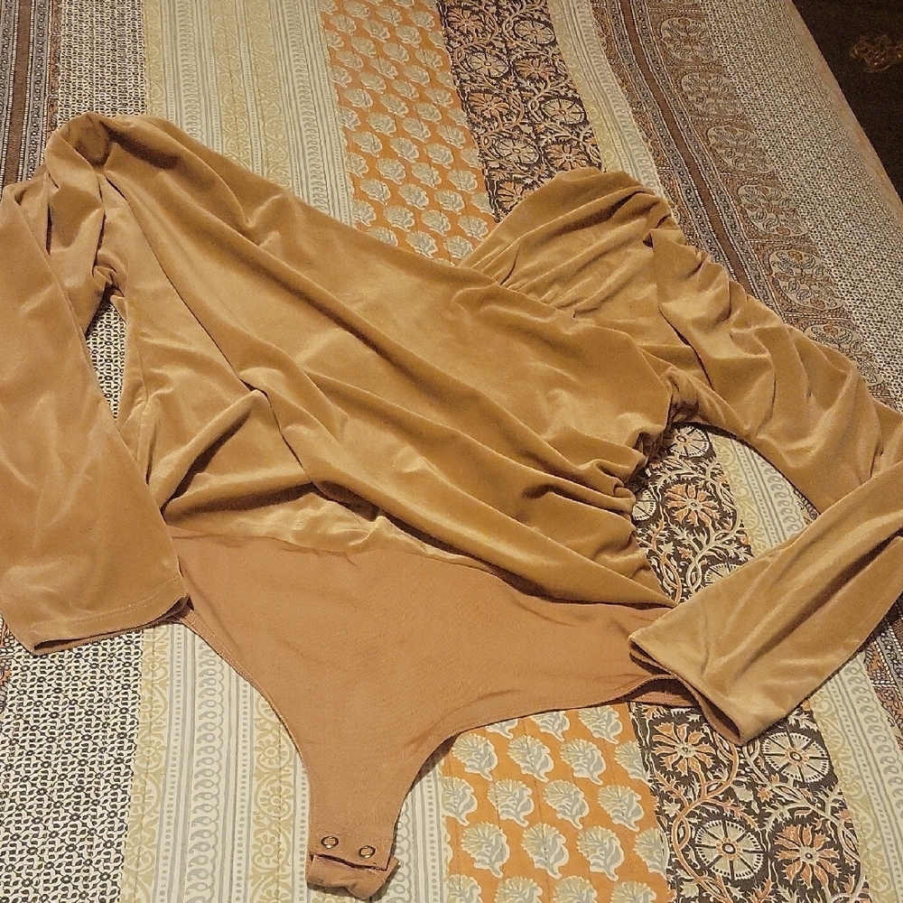 Final Price❗️NWT Elegant Tan Women's Bodysuit